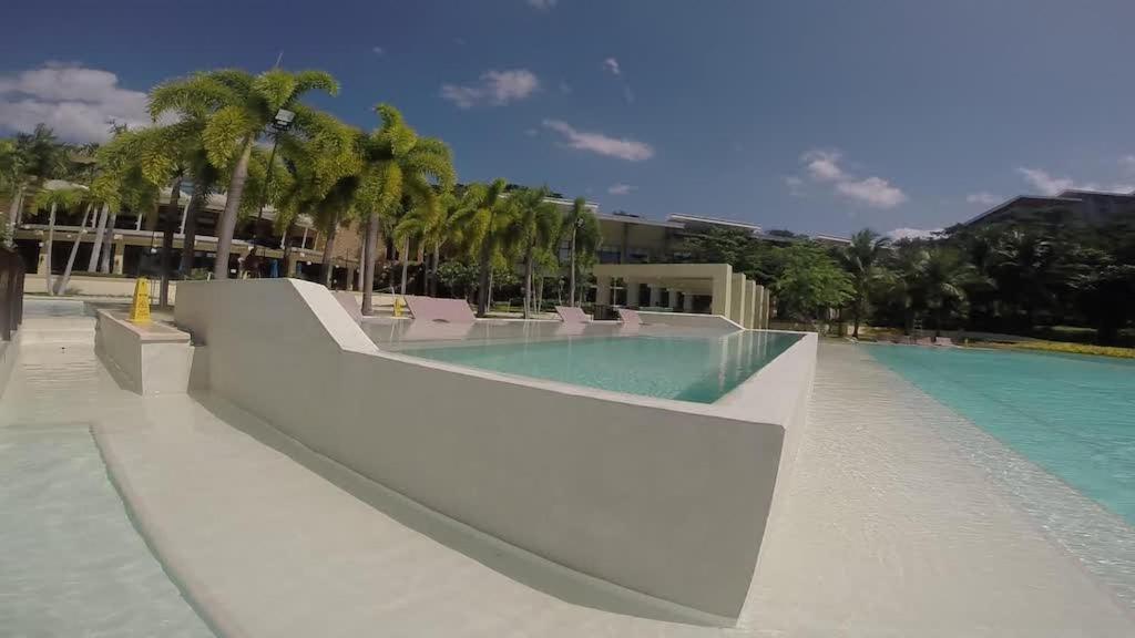 Beach Condos at Pico de Loro Cove: Seaside Comfort with Modern Amenities Nasugbu Exterior photo