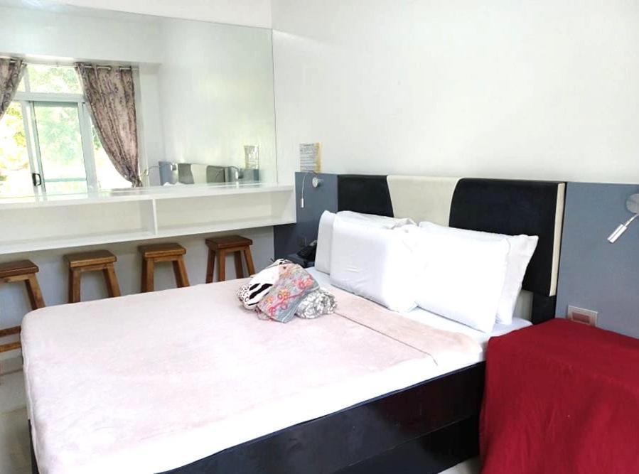Beach Condos at Pico de Loro Cove: Seaside Comfort with Modern Amenities Nasugbu Exterior photo